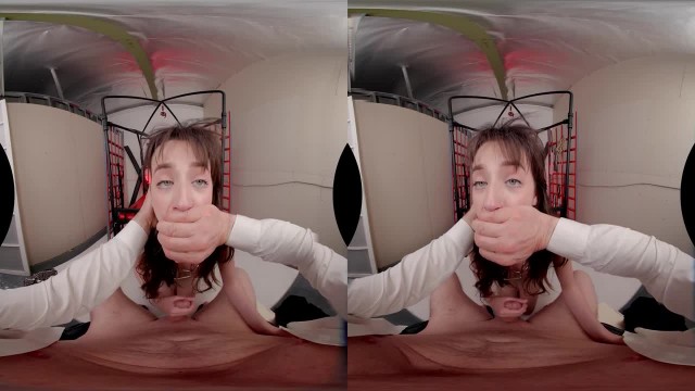 Күйеуі әйелін досымен порно көріп жатқан жерінен ұстап алған